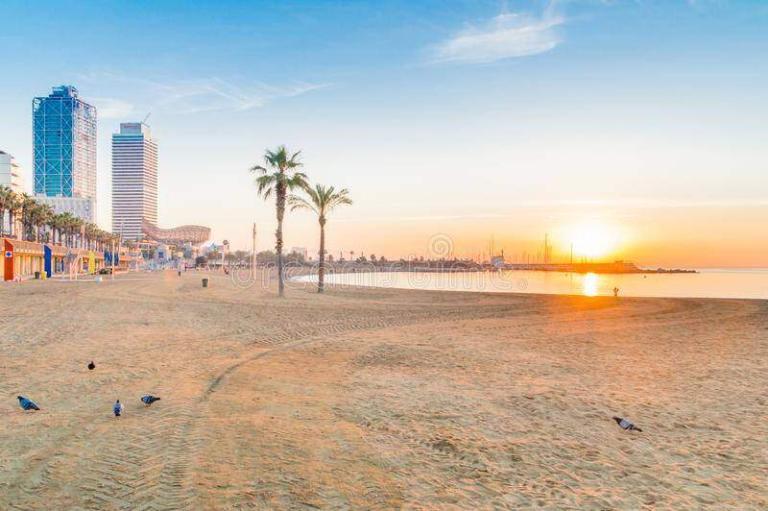 Barcelona Flüge, Strand Von Barcelona Sonnenaufgang